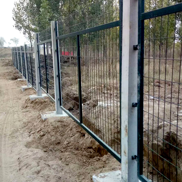 動(dòng)車鐵路防護(hù)柵欄圖片3 動(dòng)車鐵路防護(hù)柵欄圖片3