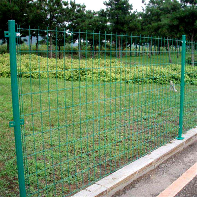 學(xué)校雙邊絲護(hù)欄網(wǎng)圖片3 學(xué)校雙邊絲護(hù)欄網(wǎng)圖片3