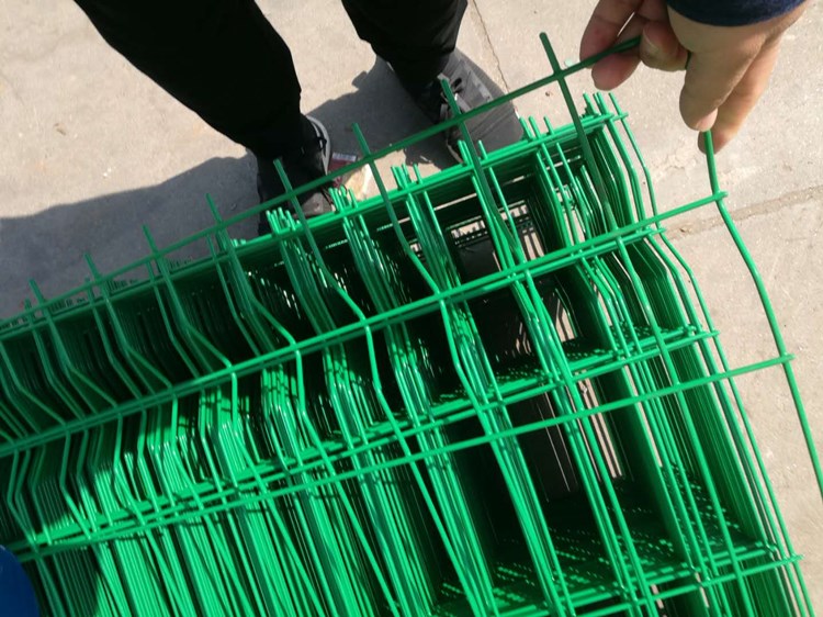 桃型柱護(hù)欄網(wǎng)圖片3 桃型柱護(hù)欄網(wǎng)圖片3