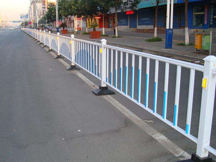 人行道護(hù)欄圖片3 人行道護(hù)欄圖片3