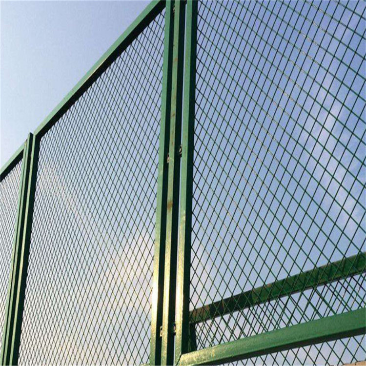 綠色浸塑防拋網(wǎng)圖片3 綠色浸塑防拋網(wǎng)圖片3