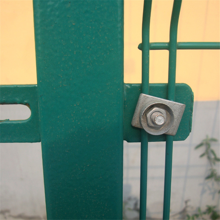 圈地養(yǎng)殖護(hù)欄網(wǎng)圖片4 圈地養(yǎng)殖護(hù)欄網(wǎng)圖片4