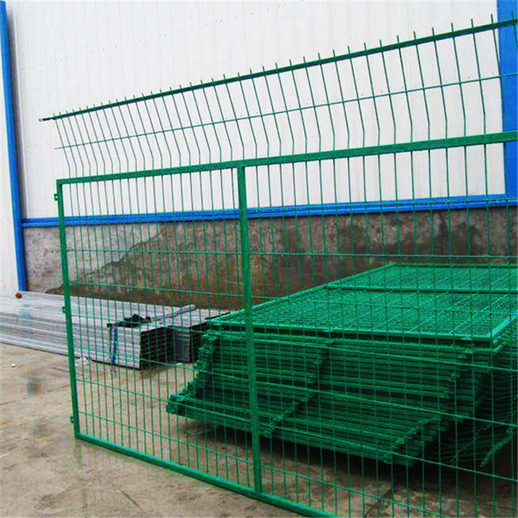 圈地護(hù)欄網(wǎng)圖片3 圈地護(hù)欄網(wǎng)圖片3