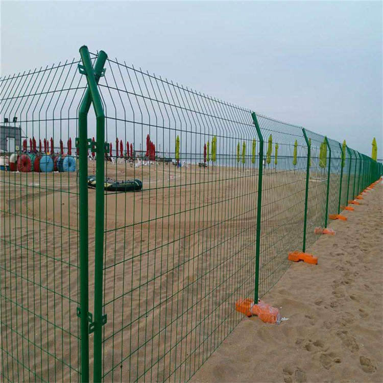 水渠防護(hù)圍欄圖片1 水渠防護(hù)圍欄圖片1