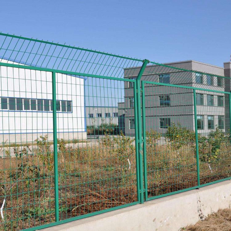 公路防攀爬護欄網(wǎng)圖片3 公路防攀爬護欄網(wǎng)圖片3