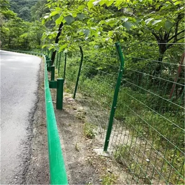 河道雙邊絲防護網(wǎng)圖片4 河道雙邊絲防護網(wǎng)圖片4