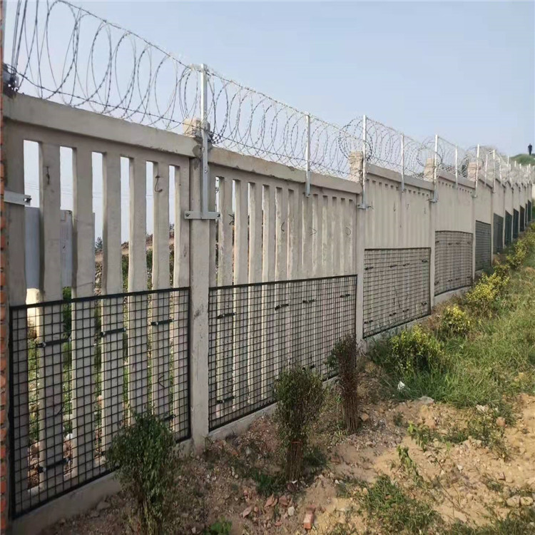 高鐵刺絲滾籠圖片3 高鐵刺絲滾籠圖片3