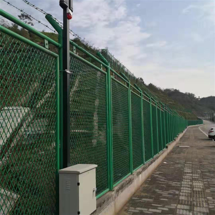 保稅區(qū)防護(hù)網(wǎng)圖片2 保稅區(qū)防護(hù)網(wǎng)圖片2