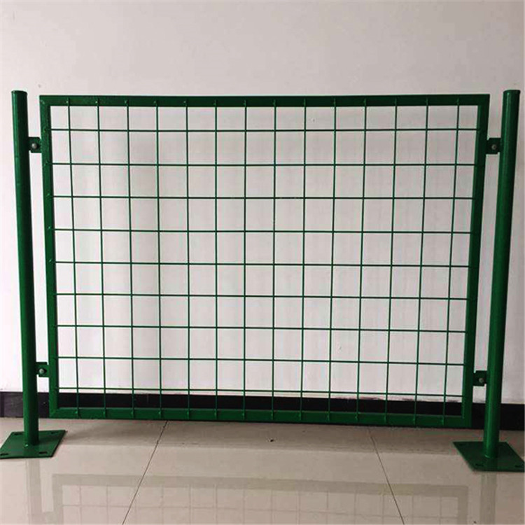 荒山隔離護欄網(wǎng)圖片4 荒山隔離護欄網(wǎng)圖片4