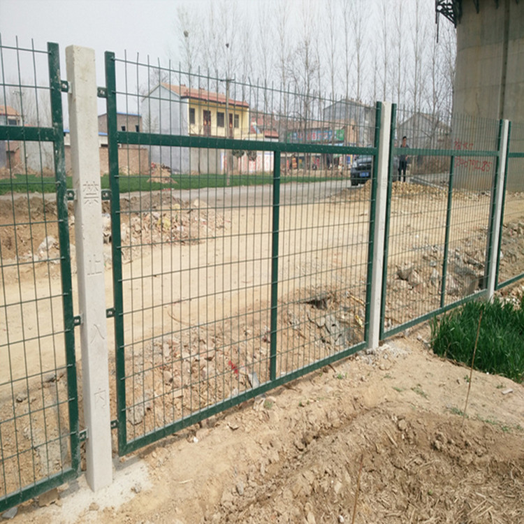 8002 鐵路防護(hù)柵欄圖片4 8002 鐵路防護(hù)柵欄圖片4