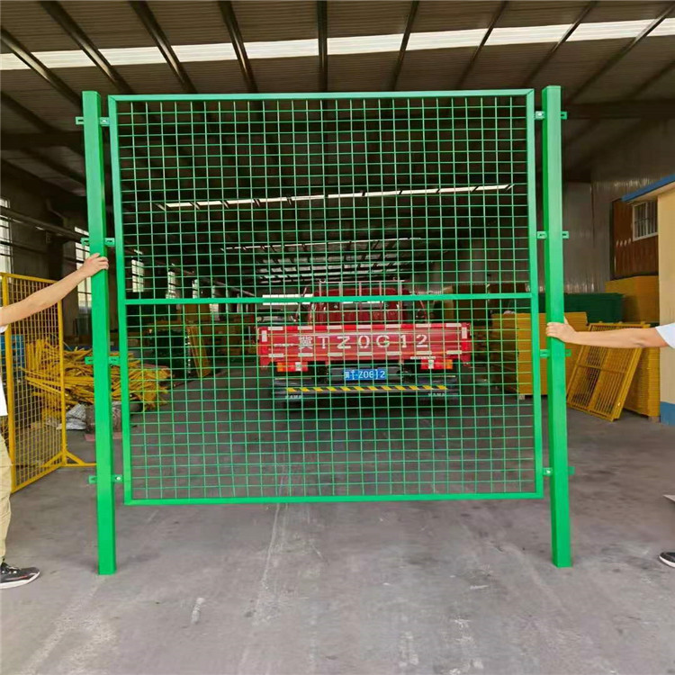 工廠設(shè)備車間隔斷圖片3 工廠設(shè)備車間隔斷圖片3