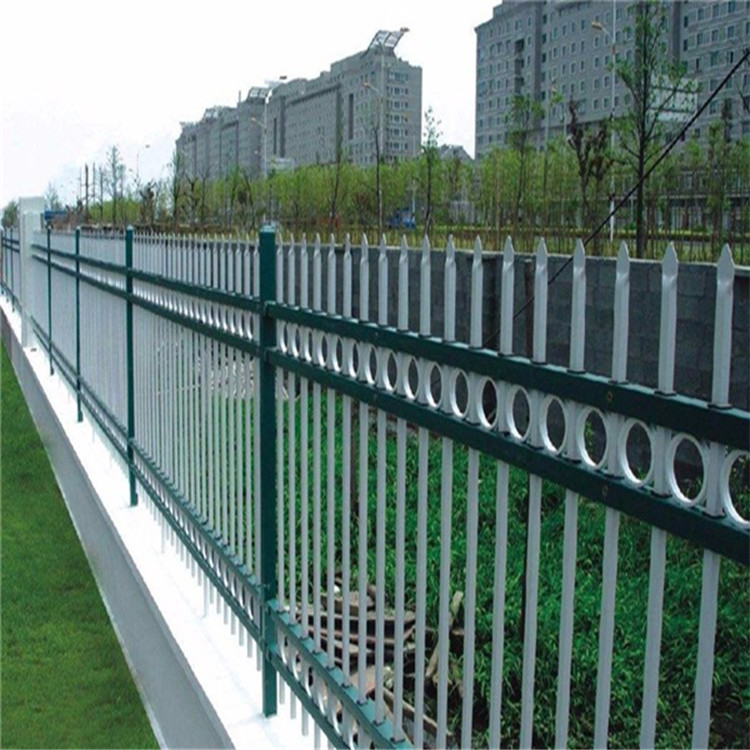 圍墻鋅鋼護(hù)欄圖片3 圍墻鋅鋼護(hù)欄圖片3