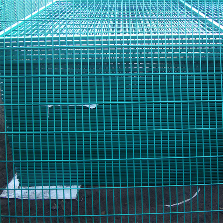 圍墻護(hù)欄網(wǎng)圖片2 圍墻護(hù)欄網(wǎng)圖片2