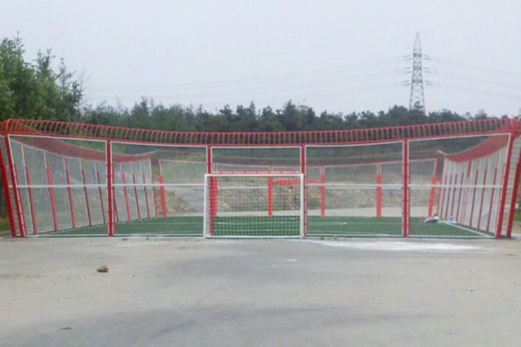 足球訓(xùn)練場圍網(wǎng)圖片4 足球訓(xùn)練場圍網(wǎng)圖片4