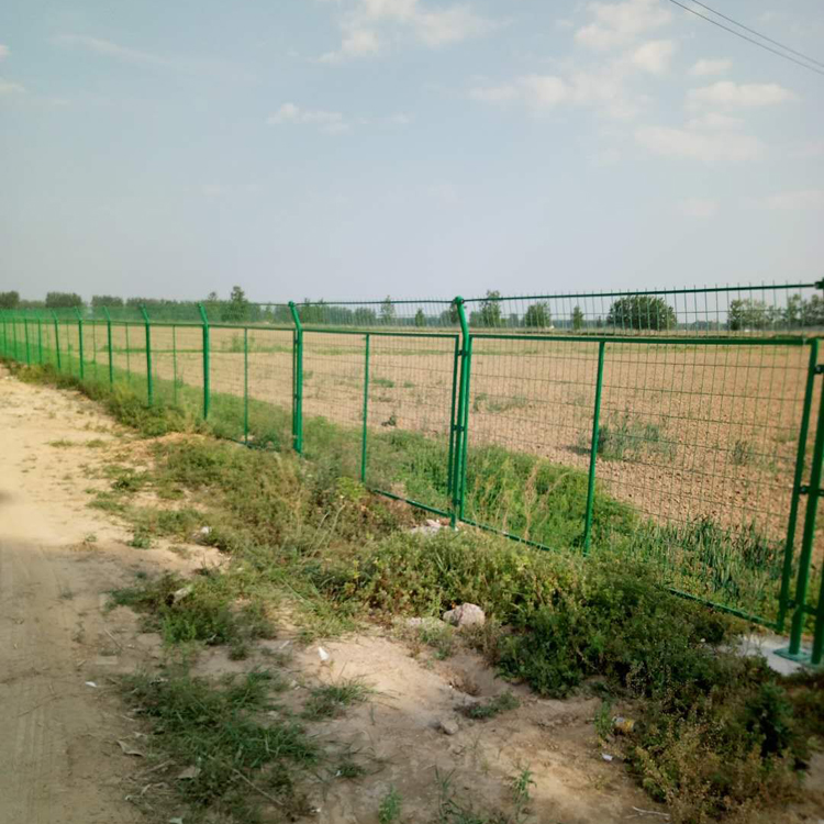 框架金屬圍欄網(wǎng)圖片3 框架金屬圍欄網(wǎng)圖片3