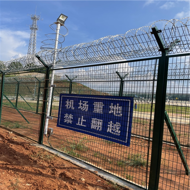 監(jiān)獄機場Y型護欄網(wǎng)圖片3 監(jiān)獄機場Y型護欄網(wǎng)圖片3